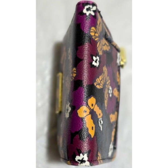 Time and Tru Small Floral & Butterfly Two-Fold Coin Holder Wallet Cute & Compact - Picture 3 of 6